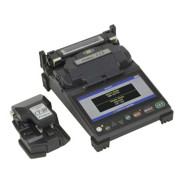 Soudeuse pour fibre optique compacte et l�g�re pour le FTTH : FSM-12S