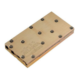 Module émetteur large bande, tuner miniature haute performance (0,9 GHz - 18 GHz) : AM9030